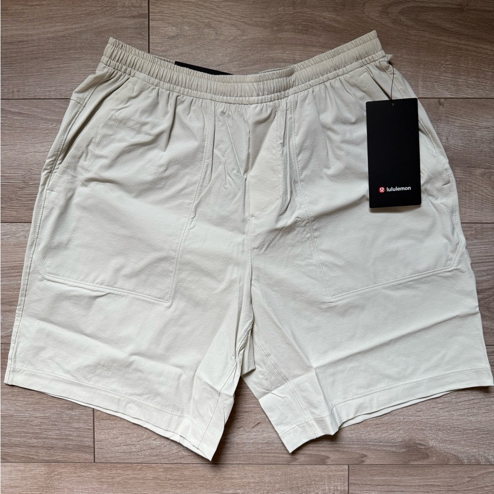 NWT Lululemon Bowline Short 8” Bone Size L